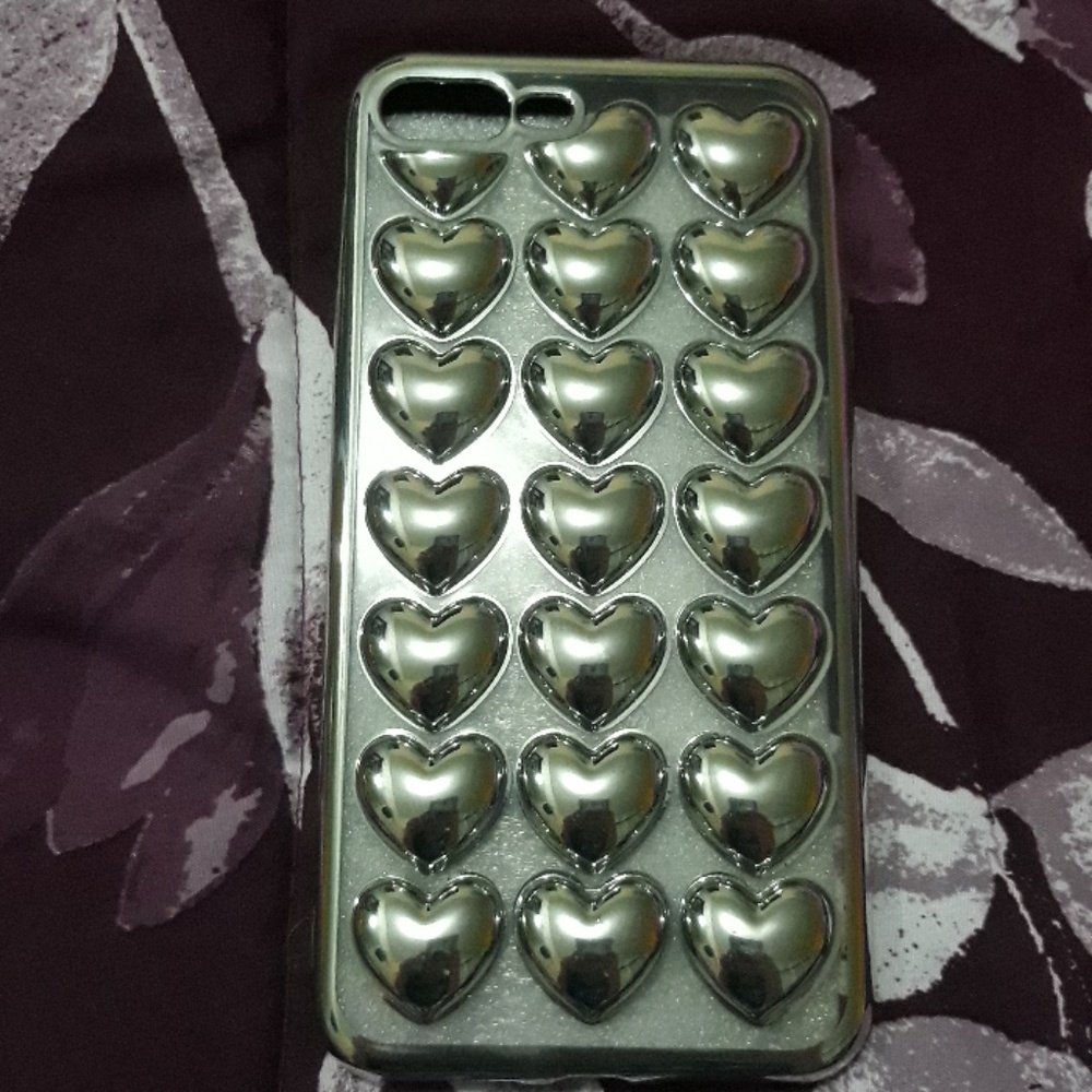 iPhone 6 Plus metallic silver heart cover case